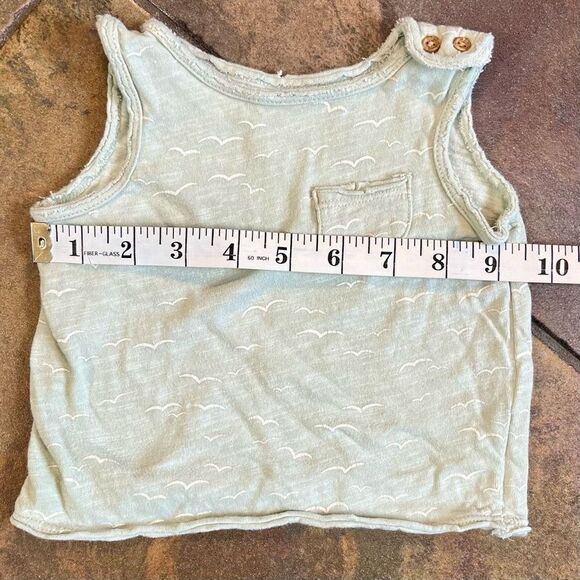 Baby Girl Bundle 2 Tops 1 Sleeper 3-6, 6-9 and 9 monthes - Picture 8 of 11